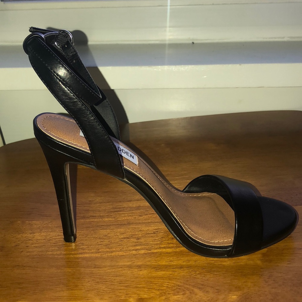 Steve Madden black strap heel